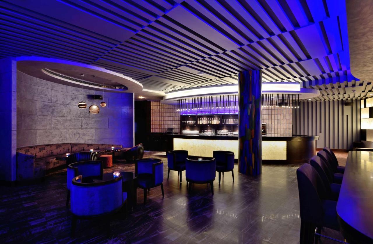 Radisson Blu Plaza Resort & Convention Centre Карджат Екстер'єр фото The bar at the 101 bar