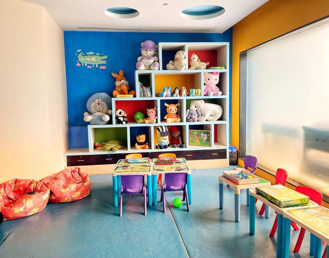 Radisson Blu Plaza Resort & Convention Centre Карджат Екстер'єр фото The Playroom