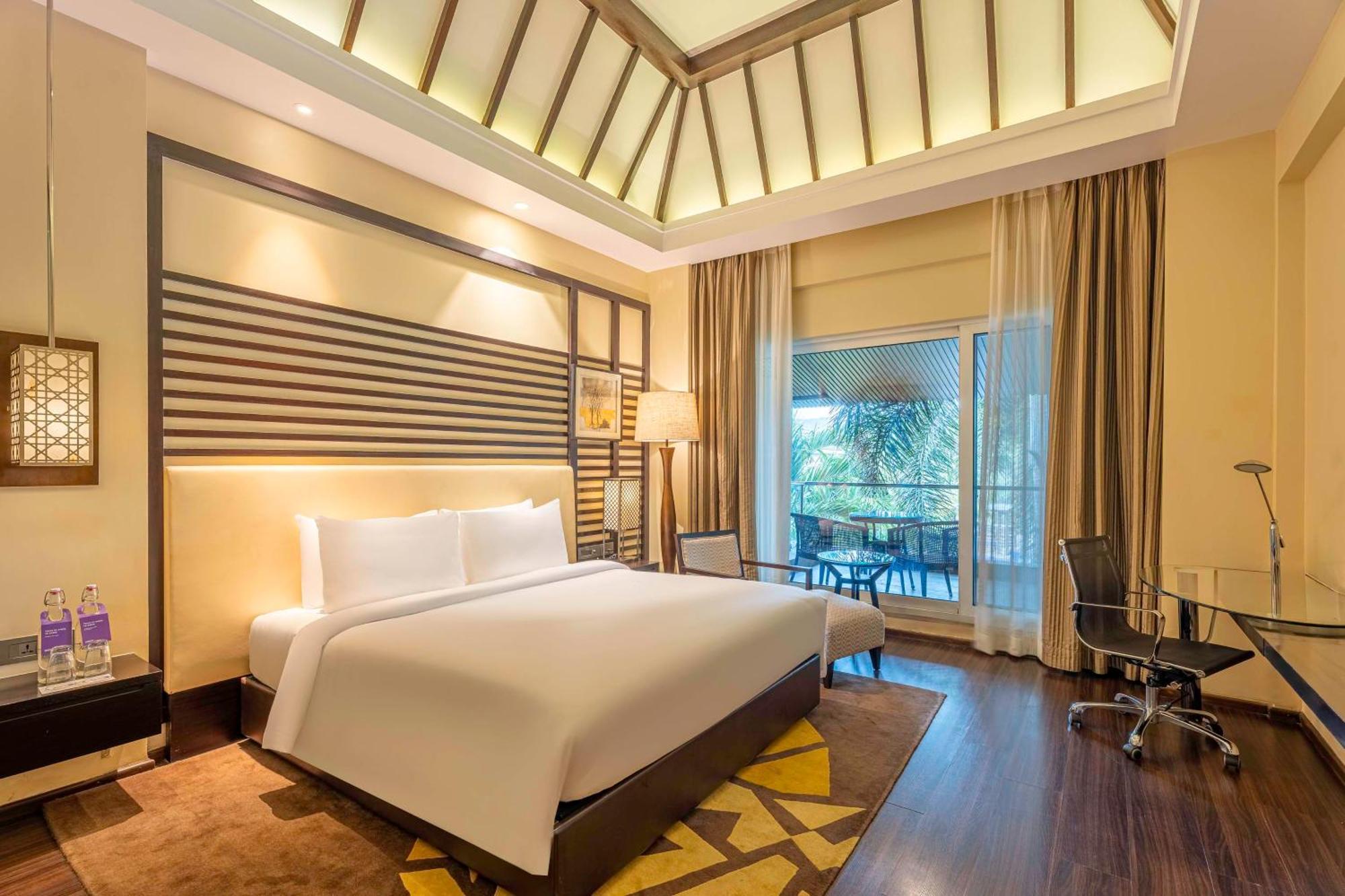 Radisson Blu Plaza Resort & Convention Centre Карджат Екстер'єр фото Deluxe Room